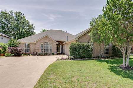 9004 Hialeah Circle S North Richland Hills, TX 76182