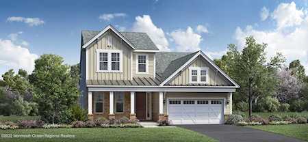 134 Grandview Circle Farmingdale, NJ 07727