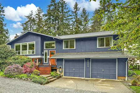 5474 NE Foster Rd Bainbridge Island, WA 98110