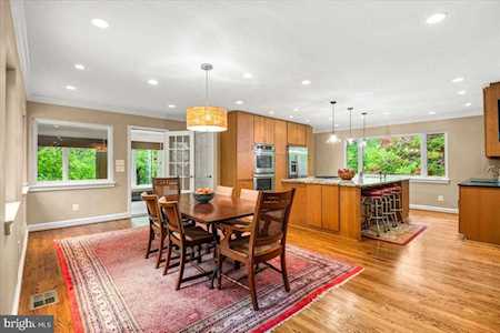325 Beverley Dr Alexandria, VA 22305