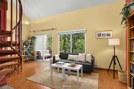 19855 25th Ave NE #307 Shoreline, WA 98155