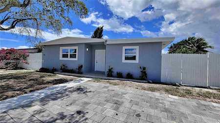 266 NE 42nd St Deerfield Beach, FL 33064