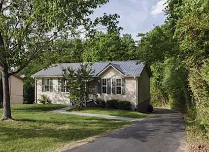 107 Batey Cir Dickson, TN 37055