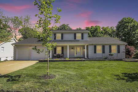15415 Clover Ridge Dr Chesterfield, MO 63017