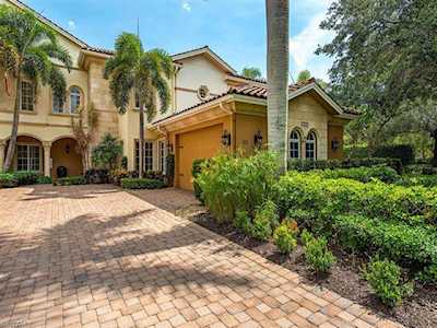 2325 Residence Cir #202 Naples, FL 34105