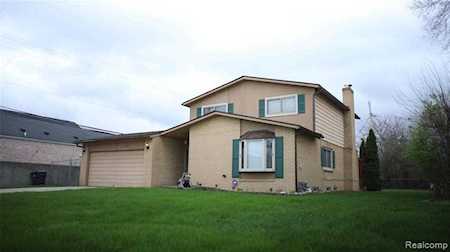 18131 Margate Ave Lathrup Village, MI 48076