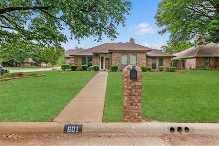 601 Lakewood Lane Grapevine, TX 76051