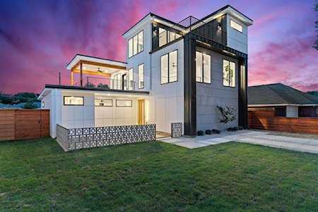 1518 Canada Drive Dallas, TX 75212