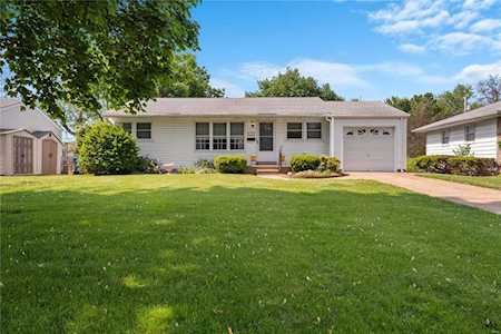 115 Saint Regis Ln Florissant, MO 63031