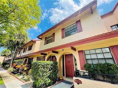 10942 W Sample Rd #E1 Coral Springs, FL 33065