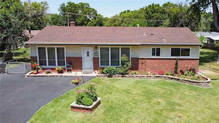 735 Northmoor Dr Florissant, MO 63033
