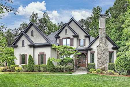 2322 Garden View Ln Matthews, NC 28104