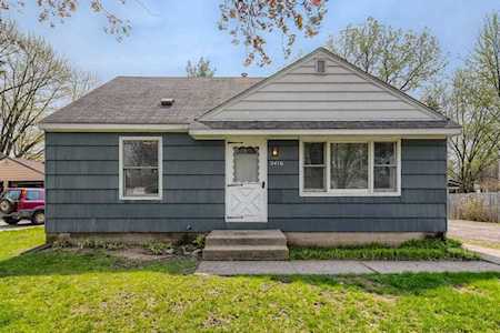 2436 Saint Albans Street N Roseville, MN 55113