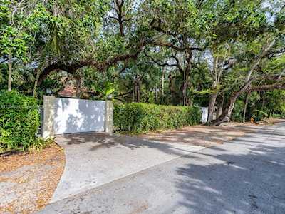 2819 Emathla St Miami, FL 33133
