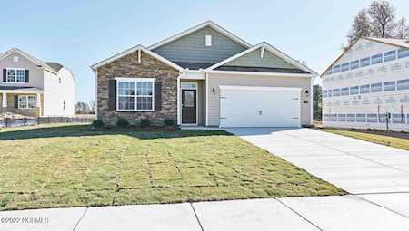 702 Lake Tyler Drive New Bern, NC 28560