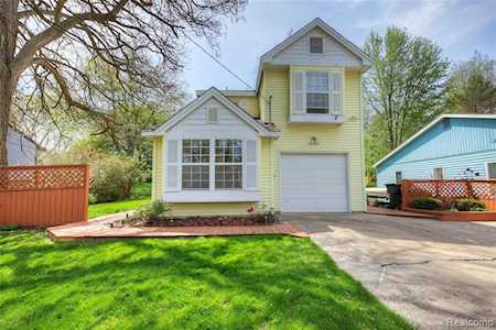 10164 Skeman Rd Brighton Twp, MI 48114