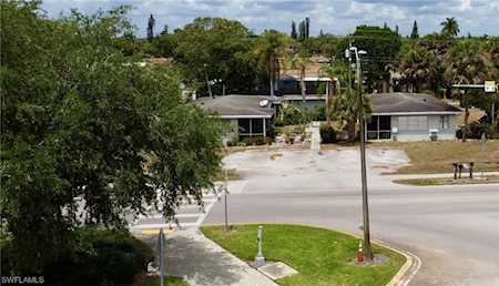 4401 Golden Gate Pky Naples, FL 34116