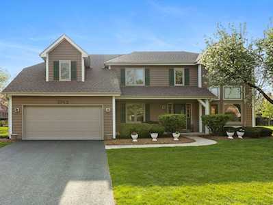 3743 Parador Dr Naperville, IL 60564