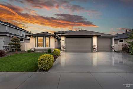 528 E Radiant Ridge St Meridian, ID 83642-4103