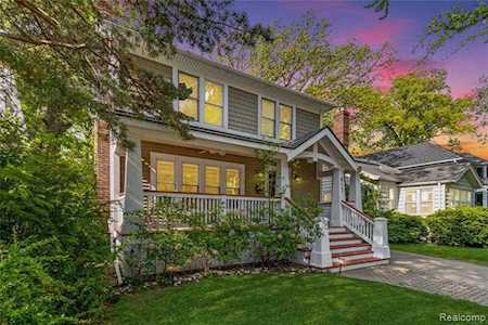 813 Forest Ave Royal Oak, MI 48067