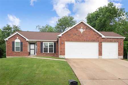 47 W Oak Hill Dr Ellisville, MO 63021