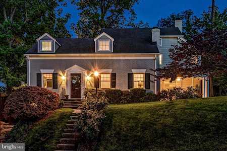 604 Overlook Dr N Alexandria, VA 22305