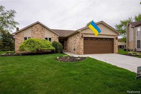 20752 Aldo Ct Clinton Twp, MI 48038