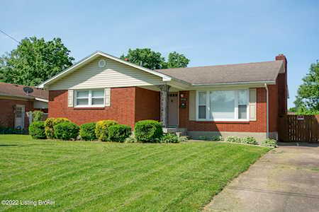 8106 Pebblebrook Ln Louisville, KY 40219