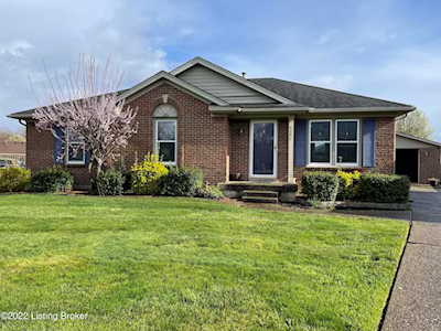 8007 Jennifer Ridge Pl Louisville, KY 40258