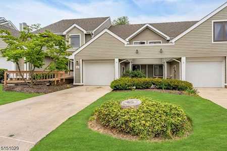 42 Stryker Ct Bridgewater Twp., NJ 08807