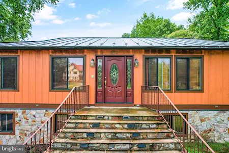 8113 Oak St Manassas, VA 20111