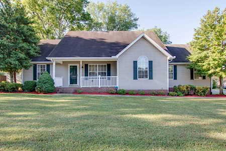2207 Centertree Dr Murfreesboro, TN 37128