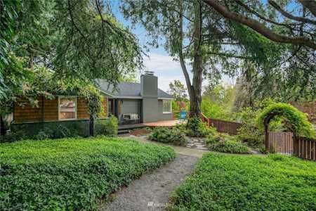 19334 53rd Ave NE Lake Forest Park, WA 98155