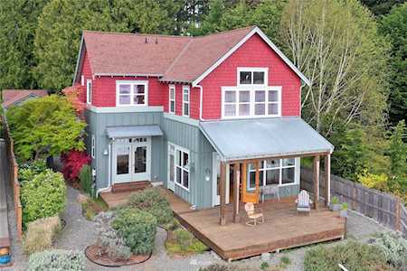 16158 Virginia Point Rd NE Poulsbo, WA 98370