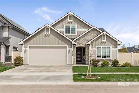 8128 S Topaz Ridge Ave Boise, ID 83716