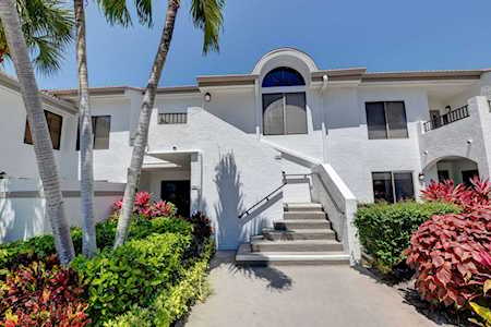7479 Glendevon Lane #506 Delray Beach, FL 33446