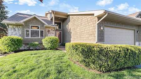 2308 Sugar Maple Dr Brighton, MI 48116