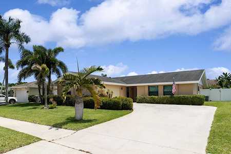 4250 Woods End Road Boca Raton, FL 33487
