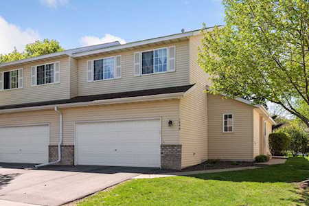1048 Pine Street Farmington, MN 55024