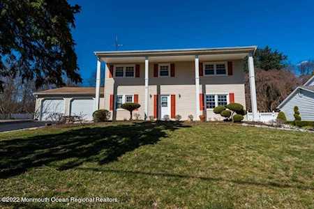 37 Sudbury Rd Morganville, NJ 07751