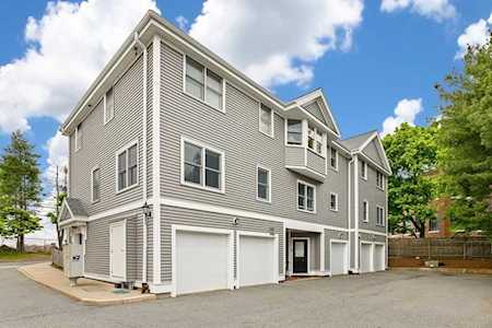 104 Coolidge Hill Rd #9 Watertown, MA 02472