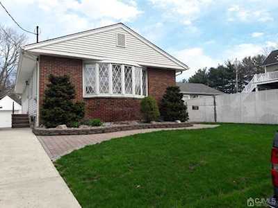 2 Burnett Avenue Sayreville, NJ 08872