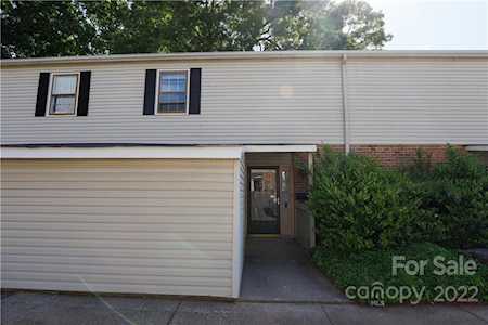 5917 Quail Hollow Rd Charlotte, NC 28210