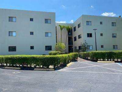 5220 Las Verdes Circle #219 Delray Beach, FL 33484