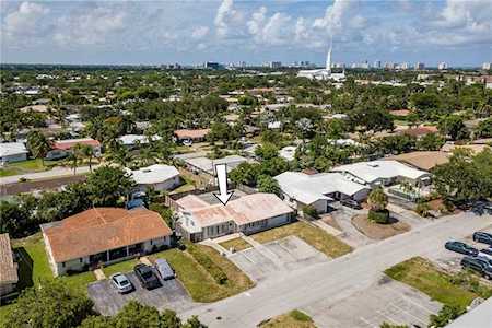 2101 NE 51st Ct Fort Lauderdale, FL 33308