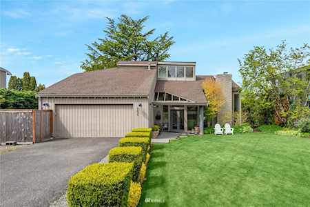 9630 NE 26th St Clyde Hill, WA 98004
