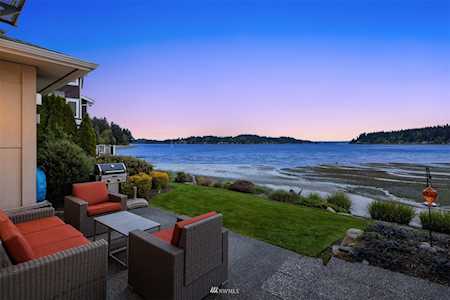 4475 Pleasant Beach Dr NE Bainbridge Island, WA 98110