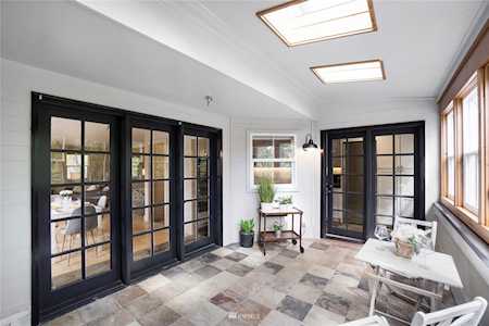 490 Madison Ave N #201 Bainbridge Island, WA 98110