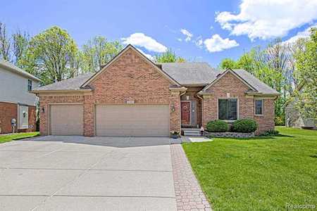 31202 Broderick Dr Chesterfield Twp, MI 48051