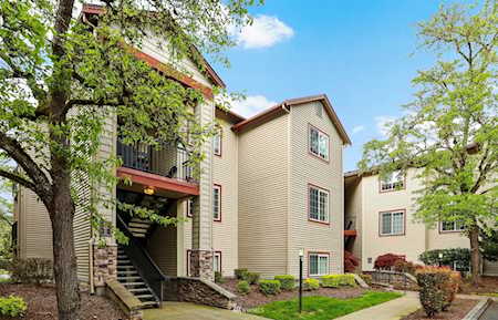 25025 SE Klahanie Blvd #L303 Sammamish, WA 98029